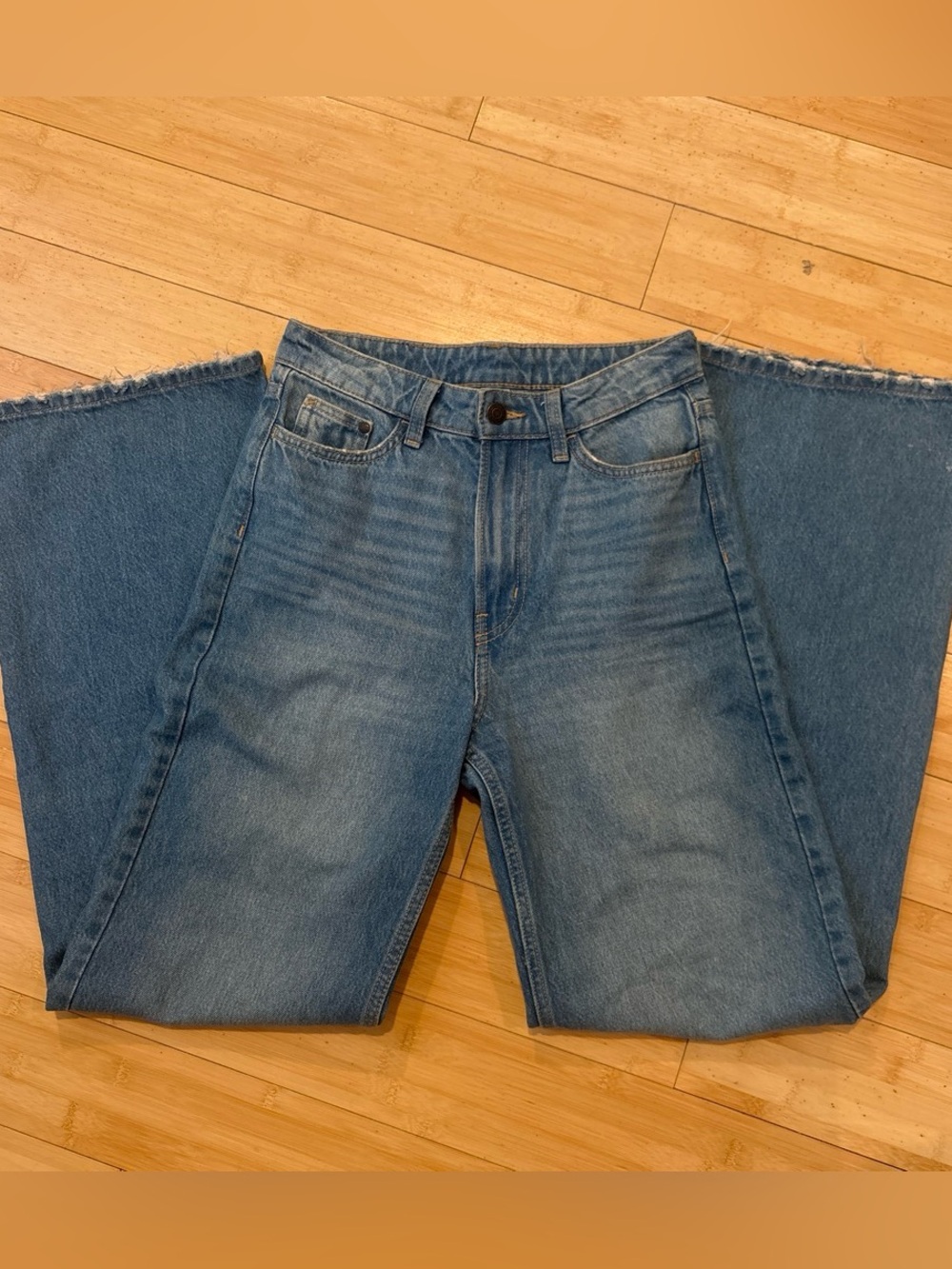 H&M Classic High-Rise Light Blue Denim Jeans frayed hem